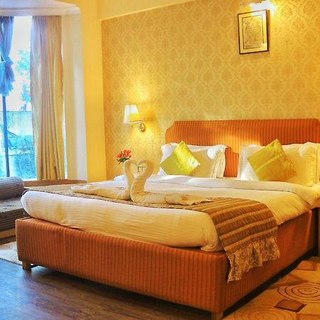 Dee Marks Airport Hotel & Resorts Нью-Делі Екстер'єр фото