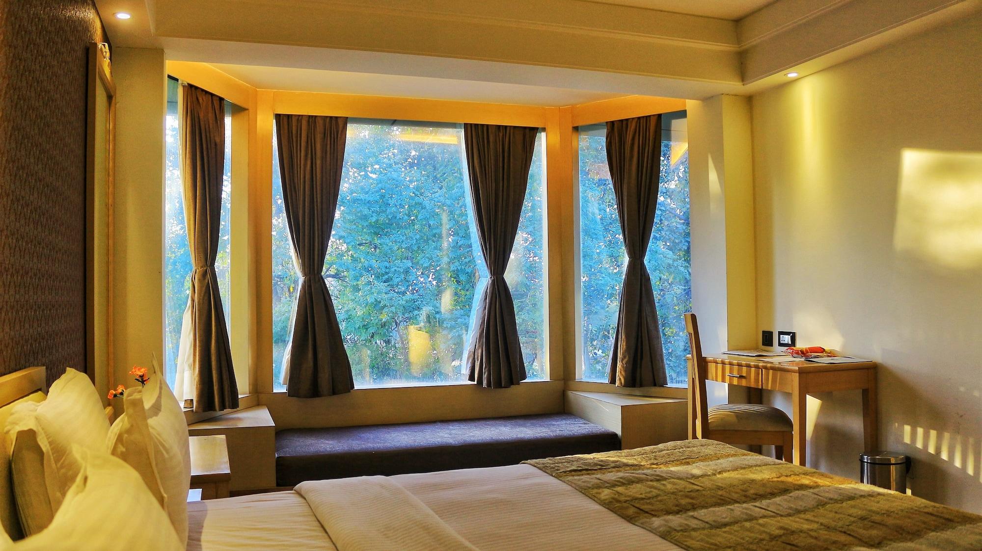 Dee Marks Airport Hotel & Resorts Нью-Делі Екстер'єр фото