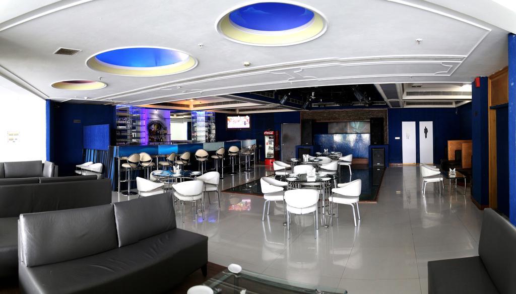 Dee Marks Airport Hotel & Resorts Нью-Делі Екстер'єр фото